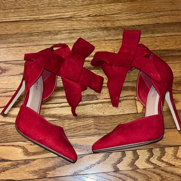 Women’s red justfab stiletto heels with bow detail on ankles - Picture 2 of 5